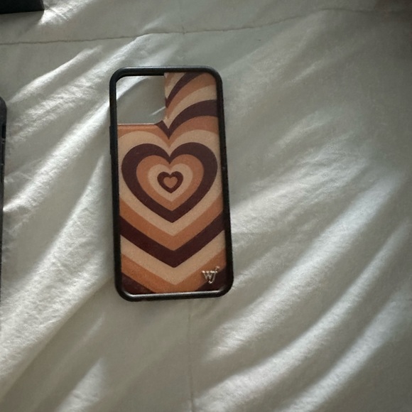 wildflower iphone 12/12 pro cases - Picture 3 of 7